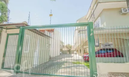 Casa em condomínio fechado com 4 quartos à venda na rua caeté, 65, vila assunção, porto alegre, 304 m2 por r$ 1.900.000