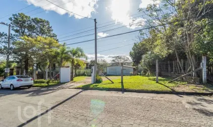 Casa com 2 quartos à venda na Rua Amapá, 1624, Vila Nova, Porto Alegre, 228 m2 por R$ 1.353.750