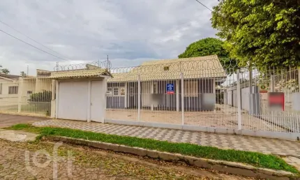 Casa com 3 quartos à venda na Rua dos Guenoas, 1334, Guarujá, Porto Alegre, 220 m2 por R$ 530.000