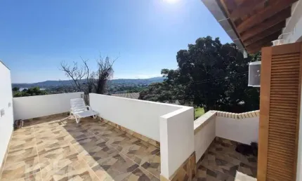 Casa com 3 quartos à venda na rua dos guaranis, 456, espírito santo, porto alegre, 161 m2 por r$ 599.000