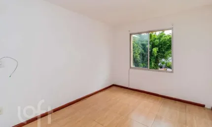 Apartamento com 2 quartos à venda na Beco Antônio Carvalho, 2600, Jardim Carvalho, Porto Alegre, 59 m2 por R$ 200.000