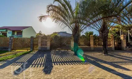 Casa com 3 quartos à venda na praça inácio antônio da silva, 608, belém novo, porto alegre, 200 m2 por r$ 1.200.000