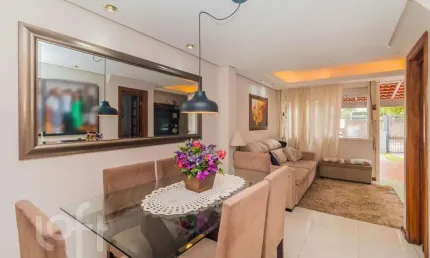Casa com 3 quartos à venda na Rua Doutor Galdino Nunes Vieira, 131, Jardim Itu Sabará, Porto Alegre, 140 m2 por R$ 645.000