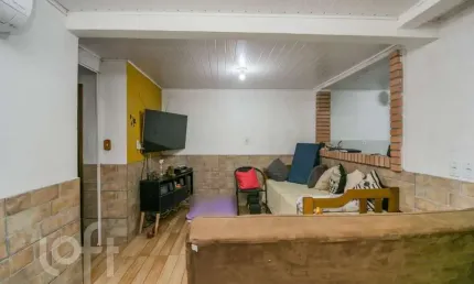 Casa com 3 quartos à venda na Rua Conde da Figueira, 412, Vila Jardim, Porto Alegre, 180 m2 por R$ 690.000