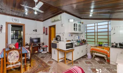 Casa com 3 quartos à venda na Rua Dezenove de Abril, 109, Jardim Itu Sabará, Porto Alegre, 247 m2 por R$ 490.000