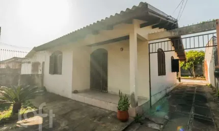 Casa com 2 quartos à venda na Rua Sezefredo Ignácio de Oliveira, 148, Passo das Pedras, Porto Alegre, 90 m2 por R$ 365.000