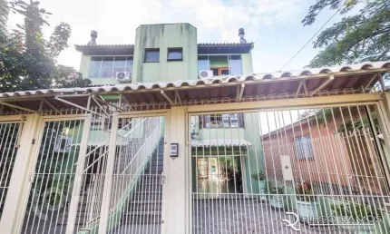 Casa com 3 quartos à venda na Avenida Mãe Apolinária Matias Batista, 170, Morro Santana, Porto Alegre, 171 m2 por R$ 744.000