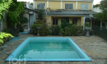 Casa com 2 quartos à venda na Rua Professora Célia Lang Lisboa, 45, Ipanema, Porto Alegre, 202 m2 por R$ 300.000
