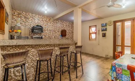 Casa com 5 quartos à venda na Rua Delmar Kuhn, 75, Hípica, Porto Alegre, 135 m2 por R$ 351.000