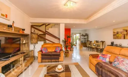 Casa com 3 quartos à venda na Rua Canísio Binsfeld, 371, Hípica, Porto Alegre, 170 m2 por R$ 710.000