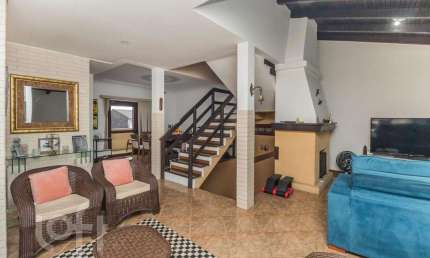 Casa com 4 quartos à venda na Rua Martins de Lima, 965, São José, Porto Alegre, 494 m2 por R$ 880.000