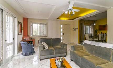 Casa com 5 quartos à venda na Rua Sol Nascente, 285, Lomba do Pinheiro, Porto Alegre, 310 m2 por R$ 700.000