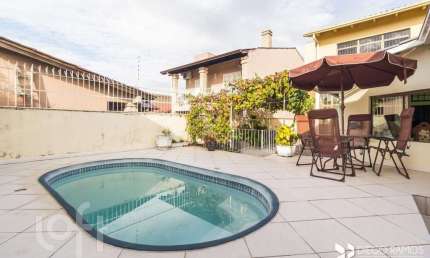 Casa com 3 quartos à venda na Estrada Vila Maria, 75, Cavalhada, Porto Alegre, 229 m2 por R$ 855.000