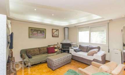 Casa com 5 quartos à venda na Avenida Frei Henrique de Coimbra, 175, Vila Ipiranga, Porto Alegre, 236 m2 por R$ 1.040.000