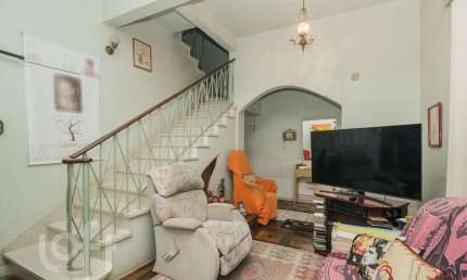 Casa com 5 quartos à venda na Avenida Clemenciano Barnasque, 519, Teresópolis, Porto Alegre, 195 m2 por R$ 598.000
