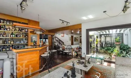 Casa com 5 quartos à venda na Travessa Guianas, 60, Jardim Lindóia, Porto Alegre, 530 m2 por R$ 1.400.000