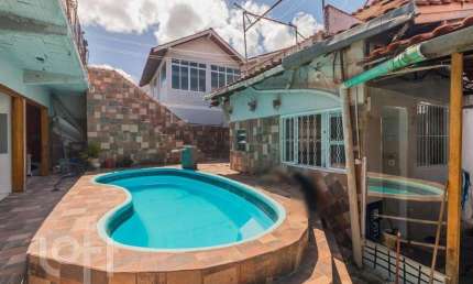 Casa com 3 quartos à venda na Rua Manoel Bandeira, 345, Jardim Itu Sabará, Porto Alegre, 283 m2 por R$ 750.000