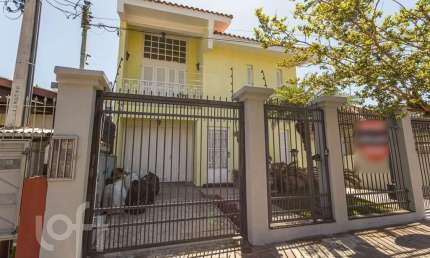 Casa com 3 quartos à venda na Rua Leopoldo Bettiol, 420, Jardim Itu Sabará, Porto Alegre, 232 m2 por R$ 855.000