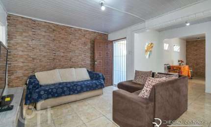 Casa com 6 quartos à venda na Rua Cirilo Leite Torres, 75, Espírito Santo, Porto Alegre, 110 m2 por R$ 700.000