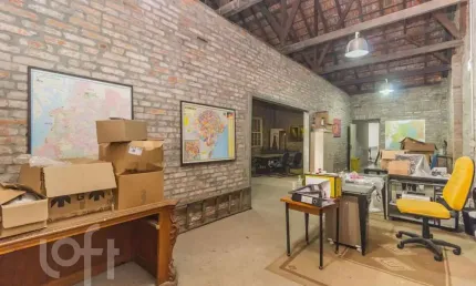 Casa com 2 quartos à venda na Avenida Cairu, 377/379, Navegantes, Porto Alegre, 210 m2 por R$ 590.000
