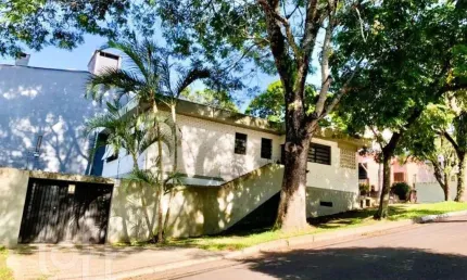 Casa com 3 quartos à venda na Rua São Mateus, 550, Jardim do Salso, Porto Alegre, 200 m2 por R$ 1.200.000