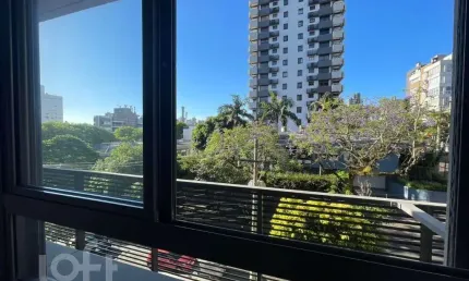 Apartamento à venda na Avenida Lageado, 615, Petrópolis, Porto Alegre, 42 m2 por R$ 620.000