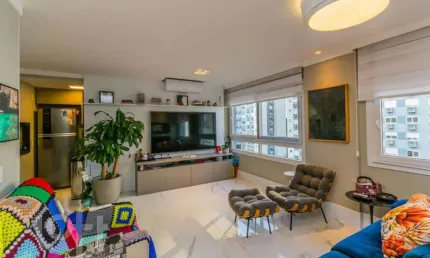 Apartamento com 3 quartos à venda na Rua Jerônymo Zelmanovitz, 100, São Sebastião, Porto Alegre, 67 m2 por R$ 680.000