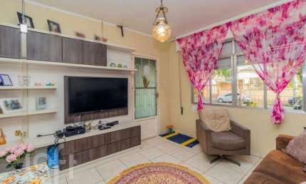 Casa com 5 quartos à venda na Rua Major Hércules Gomes Limeira, 126, São Sebastião, Porto Alegre, 163 m2 por R$ 600.000
