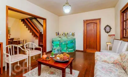 Casa com 3 quartos à venda na Rua Professor José Conde, 35, Partenon, Porto Alegre, 300 m2 por R$ 1.000.000