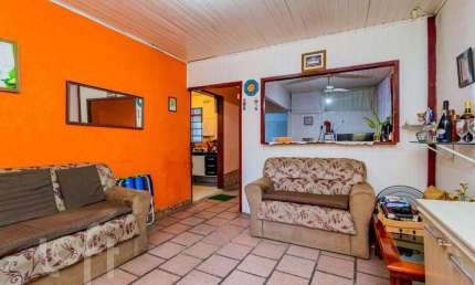 Casa com 2 quartos à venda na Rua Urânia, 15, Bom Jesus, Porto Alegre, 69 m2 por R$ 169.500