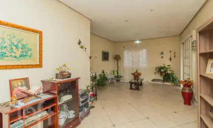 Casa à venda na Avenida Wenceslau Escobar, 3242, Tristeza, Porto Alegre, 277 m2 por R$ 1.215.000