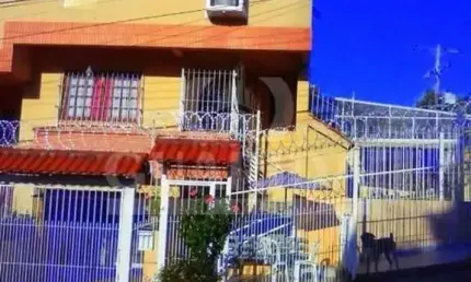 Casa com 3 quartos à venda na Rua Professor Joaquim Louzada, 104, Camaquã, Porto Alegre, 226 m2 por R$ 599.000