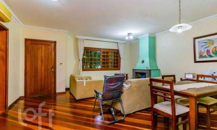 Casa com 2 quartos à venda na Rua Germano Petersen Júnior, 468, Auxiliadora, Porto Alegre, 310 m2 por R$ 1.300.000
