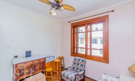 Apartamento com 2 quartos à venda na rua da república, 292, cidade baixa, porto alegre, 45 m2 por r$ 300.000
