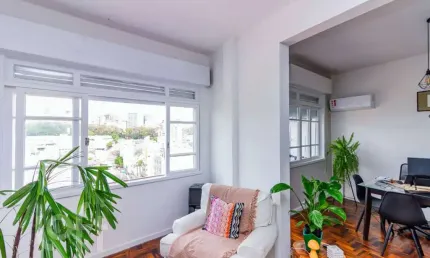 Apartamento com 2 quartos à venda na Rua Ernesto Alves, 174, Floresta, Porto Alegre, 70 m2 por R$ 280.000