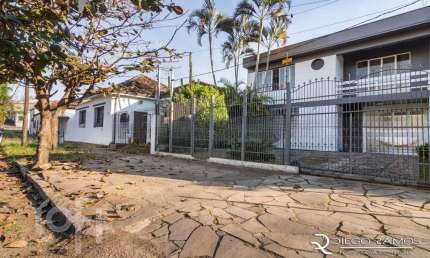 Casa com 3 quartos à venda na Rua Campos Elíseos, 85, Glória, Porto Alegre, 349 m2 por R$ 650.000