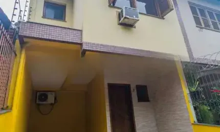 Casa com 3 quartos à venda na Rua Abdo Jorge Curi, 197, Rubem Berta, Porto Alegre, 159 m2 por R$ 429.500