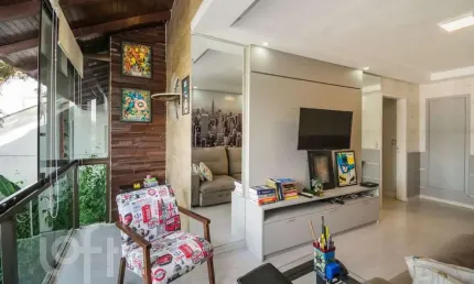 Casa com 4 quartos à venda na Rua Bartolomeu Dias, 333, Vila Ipiranga, Porto Alegre, 240 m2 por R$ 740.000