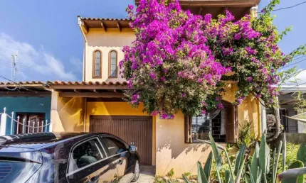 Casa com 3 quartos à venda na Rua Ivo Nicolau Antinolfi, 140, Rubem Berta, Porto Alegre, 53 m2 por R$ 420.000