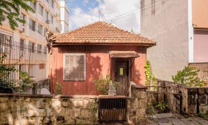 Casa com 3 quartos à venda na Rua Comendador Rheingantz, 61, Auxiliadora, Porto Alegre, 296 m2 por R$ 900.000