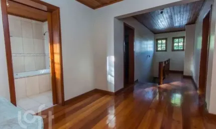Casa com 5 quartos à venda na rua afonso arinos, 475, camaquã, porto alegre, 277 m2 por r$ 890.000