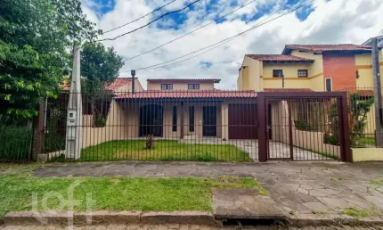 Casa com 4 quartos à venda na rua ítalo brutto, 430, espírito santo, porto alegre, 161 m2 por r$ 750.000