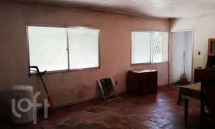 Casa com 2 quartos à venda na Rua Papa Pio XII, 10, Passo das Pedras, Porto Alegre, 70 m2 por R$ 213.000