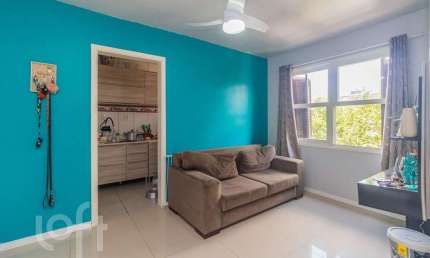 Apartamento com 2 quartos à venda na Rua Ivo Nicolau Antinolfi, 195, Rubem Berta, Porto Alegre, 54 m2 por R$ 200.000