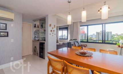 Apartamento com 2 quartos à venda na Rua Doutor Pereira Neto, 725, Tristeza, Porto Alegre, 76 m2 por R$ 680.000