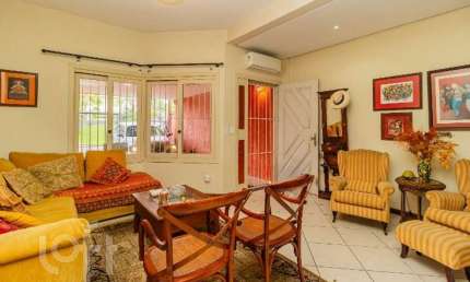 Casa com 3 quartos à venda na Praça Dom Pedro, 106, Vila Ipiranga, Porto Alegre, 172 m2 por R$ 920.000