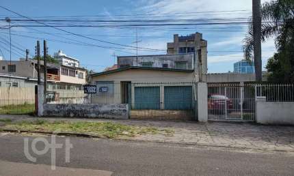 Casa com 5 quartos à venda na Travessa Professor Emeterio Garcia Fernandez, 348, Cristo Redentor, Porto Alegre, 500 m2 por R$ 690.000
