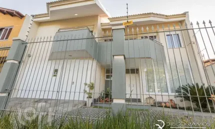 Casa com 4 quartos à venda na parque dos nativos, 353, vila ipiranga, porto alegre, 411 m2 por r$ 1.950.000