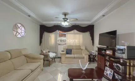 Casa em condomínio fechado com 3 quartos à venda na Rua Joaquim José de Franca, 34, Paulicéia, São Bernardo do Campo, 257 m2 por R$ 950.000