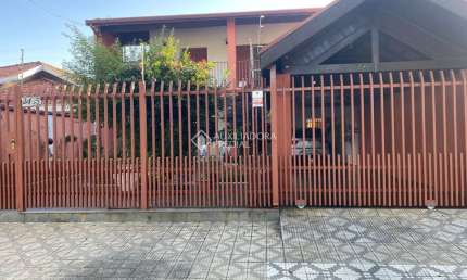 Casa com 3 quartos à venda na Rua José Vicente de Barros, 2485, Parque Santo Antônio, Taubaté, 345 m2 por R$ 965.000